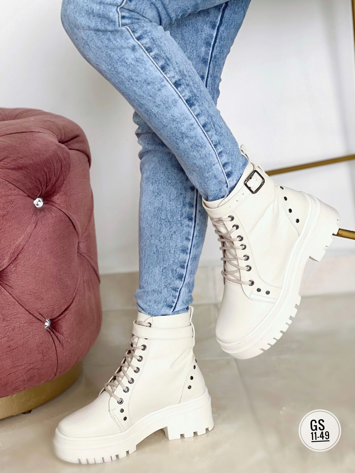 Gray helmet for bikers