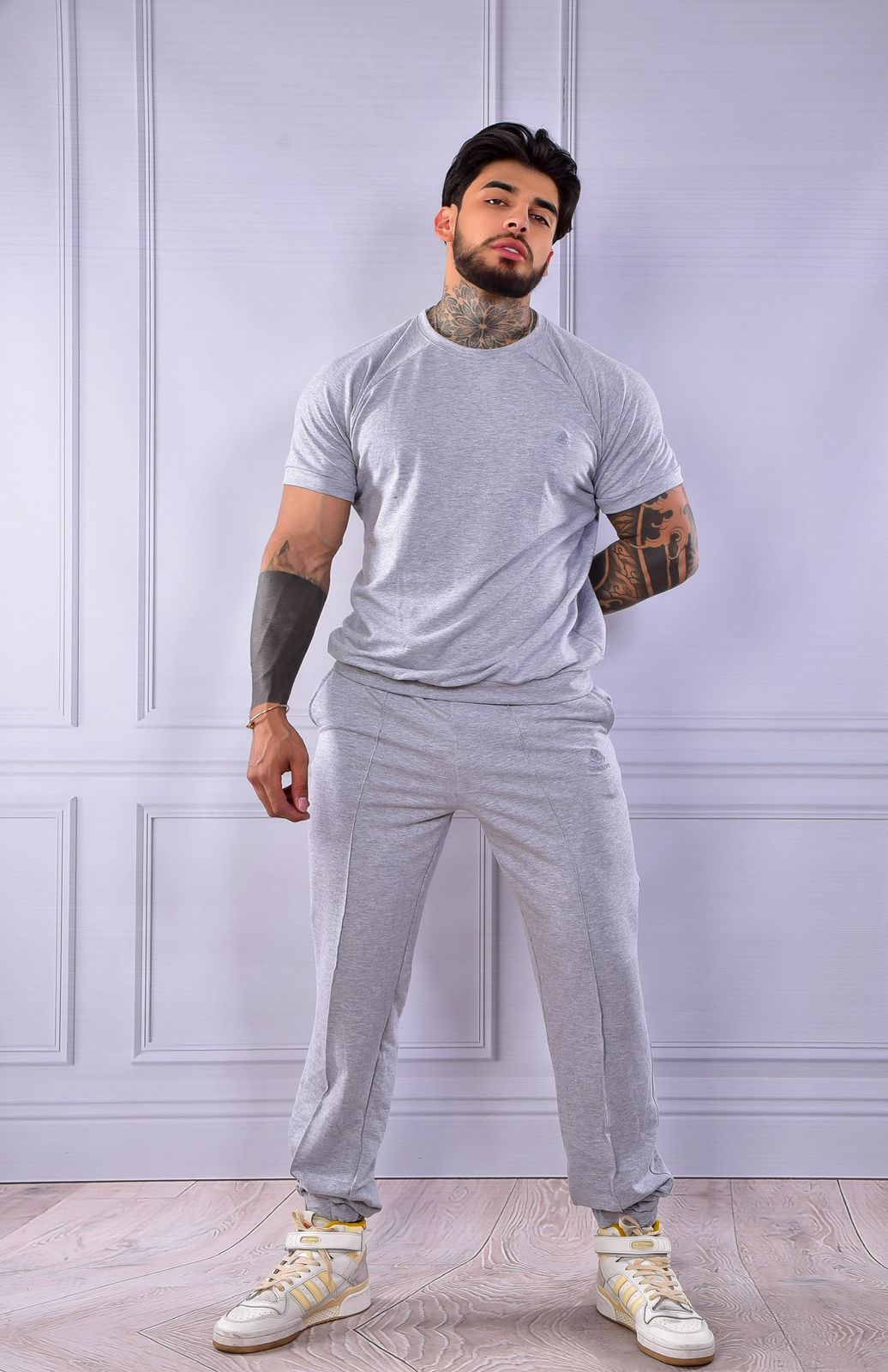 CONJUNTO DEPORTIVO DORADO